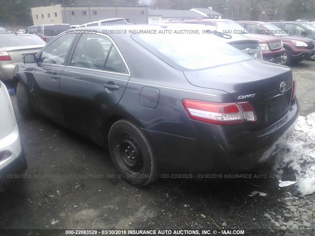 4T1BF3EK5BU744039 - 2011 TOYOTA CAMRY SE/LE/XLE GRAY photo 3