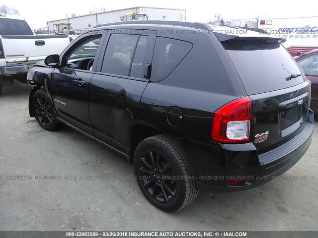 1C4NJDEB0CD686073 - 2012 JEEP COMPASS LATITUDE Schwarz Foto 3