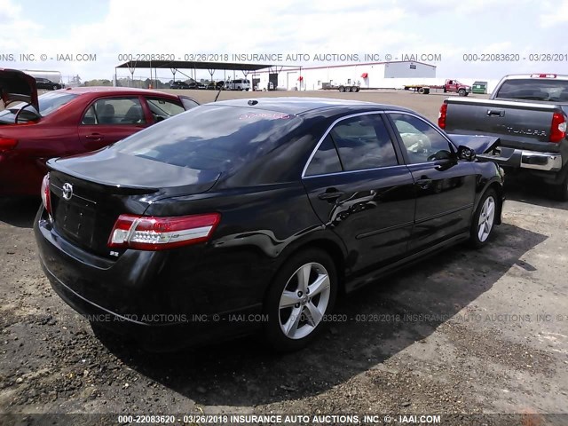 4T1BF3EKXBU227609 - 2011 TOYOTA CAMRY SE/LE/XLE BLACK photo 4