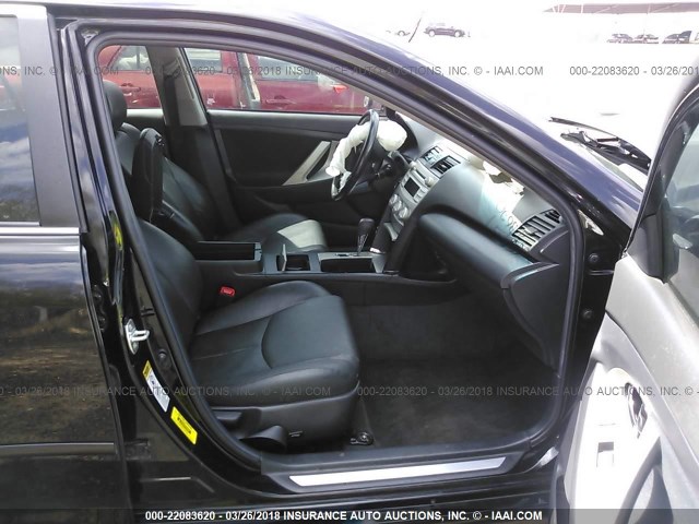 4T1BF3EKXBU227609 - 2011 TOYOTA CAMRY SE/LE/XLE BLACK photo 5