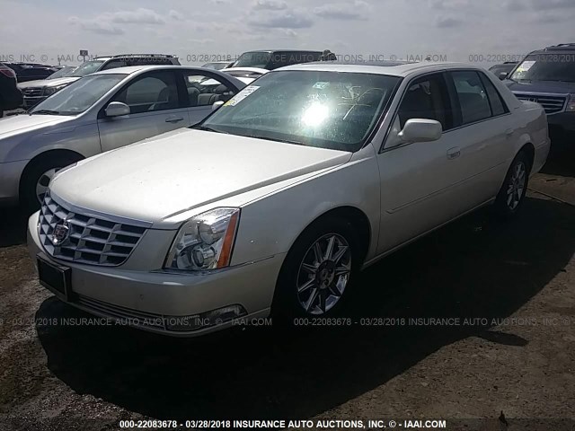 1G6KD5E67BU113899 - 2011 CADILLAC DTS LUXURY COLLECTION WHITE photo 2