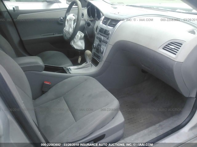 1G1ZB5EB3AF140639 - 2010 CHEVROLET MALIBU LS 银色 照片 5