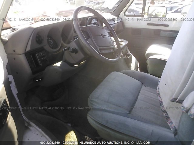 2B6HB21Y7TK147677 - 1996 DODGE RAM VAN B2500 WHITE photo 5