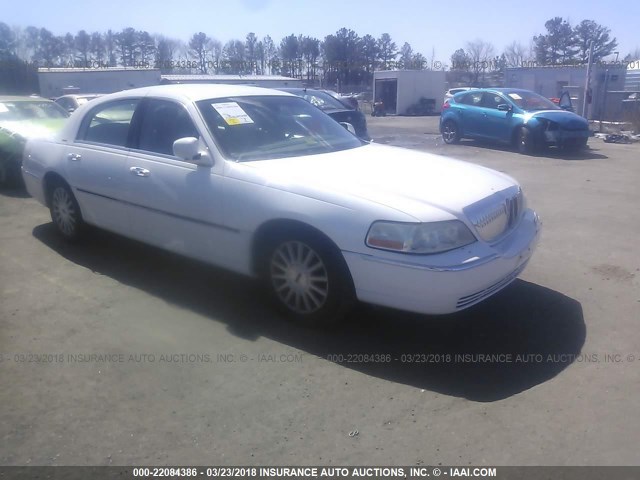 1LNHM81W74Y659639 - 2004 LINCOLN TOWN CAR EXECUTIVE/SIGNATURE თეთრი ფოტო 1