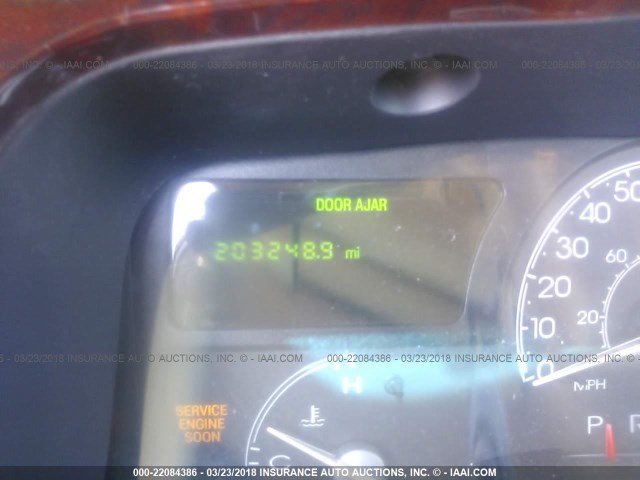 1LNHM81W74Y659639 - 2004 LINCOLN TOWN CAR EXECUTIVE/SIGNATURE თეთრი ფოტო 7