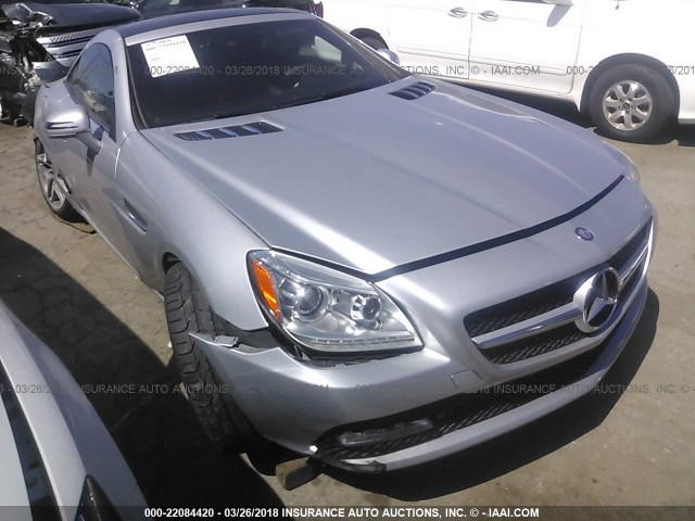 WDDPK3JA0GF125806 - 2016 MERCEDES-BENZ SLK 300 SILVER photo 1