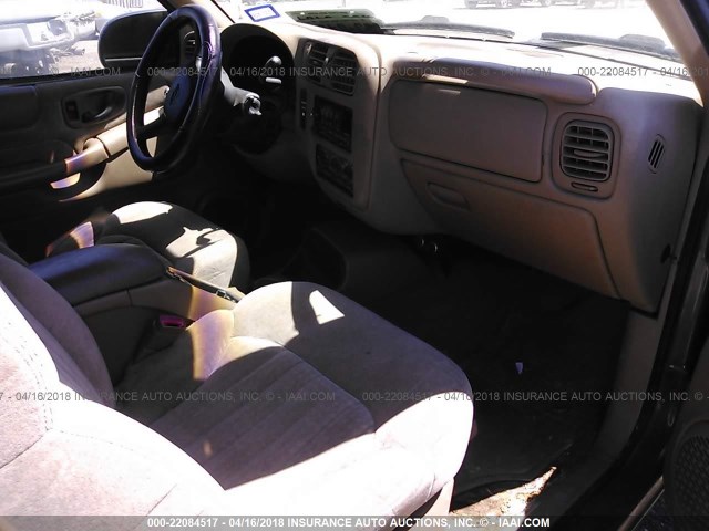 1GCCS19W5Y8173773 - 2000 CHEVROLET S TRUCK S10 TAN photo 5