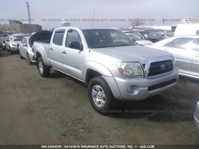 5TEMU52N77Z468281 - 2007 TOYOTA TACOMA DOUBLE CAB LONG BED SILVER photo 1