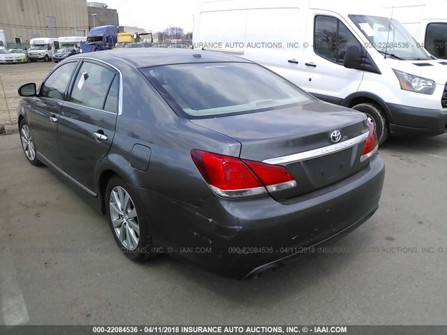 4T1BK3DB2BU428823 - 2011 TOYOTA AVALON LIMITED GRAY photo 2