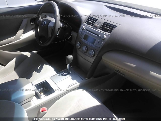 4T1BF3EK2AU056496 - 2010 TOYOTA CAMRY SE/LE/XLE GOLD photo 5