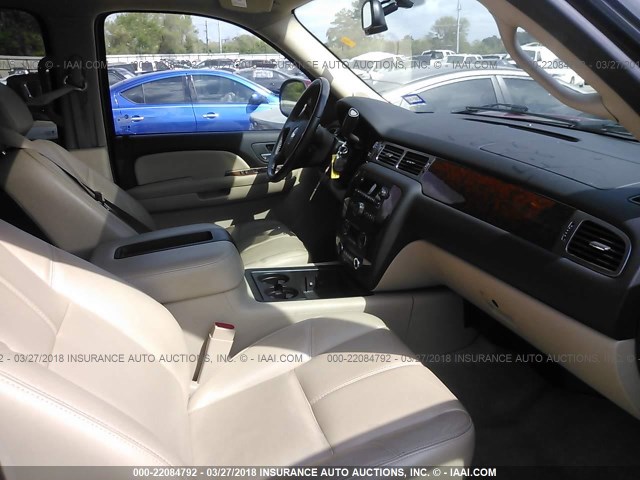 1GNFC16J97J171896 - 2007 CHEVROLET SUBURBAN C1500 MAROON photo 5