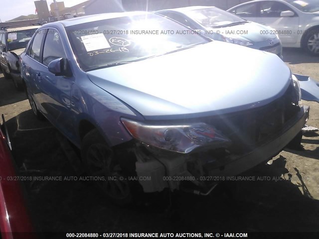 4T1BD1FK6DU064663 - 2013 TOYOTA CAMRY HYBRID/LE/XLE 浅蓝色 照片 1