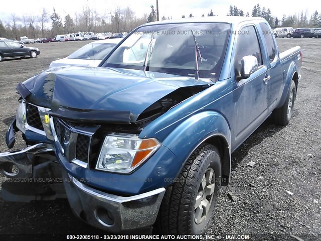 1N6AD06U35C445144 - 2005 NISSAN FRONTIER KING CAB LE/SE/OFF ROAD BLUE photo 2