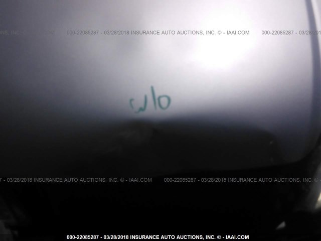 1HGEM211X5L022477 - 2005 HONDA CIVIC DX VP SILVER photo 10