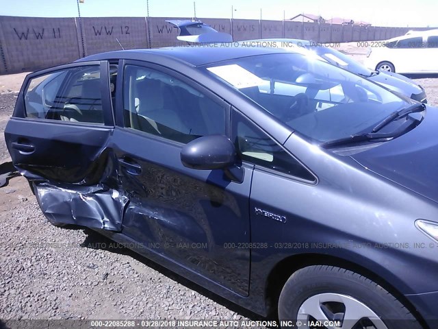 JTDKN3DU7D1638982 - 2013 TOYOTA PRIUS GRAY photo 6