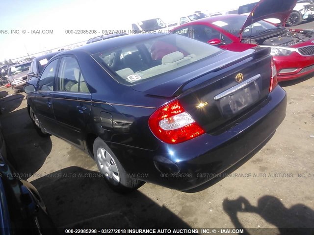 4T1BE32K83U258009 - 2003 TOYOTA CAMRY LE/XLE/SE BLUE photo 3