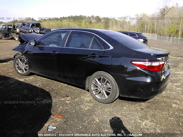 4T1BF1FK8FU490206 - 2015 TOYOTA CAMRY LE/XLE/SE/XSE BLACK photo 3