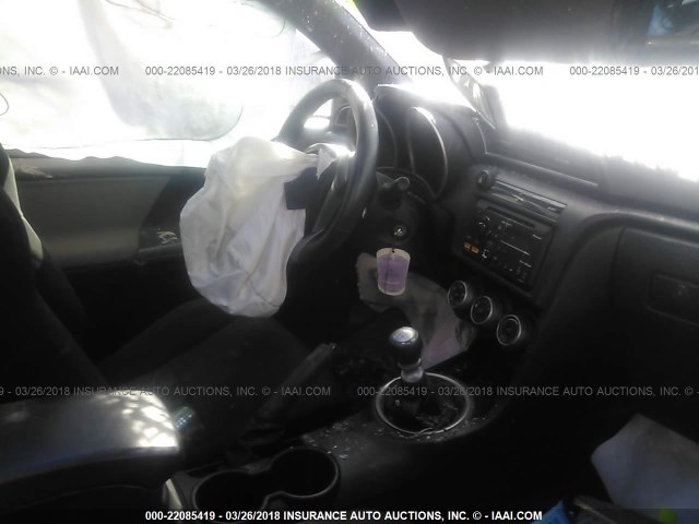 JTKJF5C78C3038709 - 2012 TOYOTA SCION TC 白色 照片 5