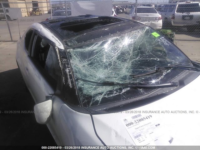 JTKJF5C78C3038709 - 2012 TOYOTA SCION TC 白色 照片 6