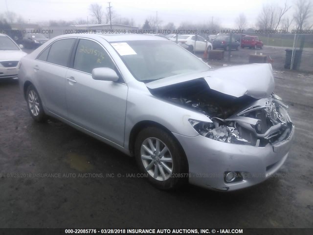 4T4BF3EK0BR116802 - 2011 TOYOTA CAMRY SE/LE/XLE SILVER photo 1