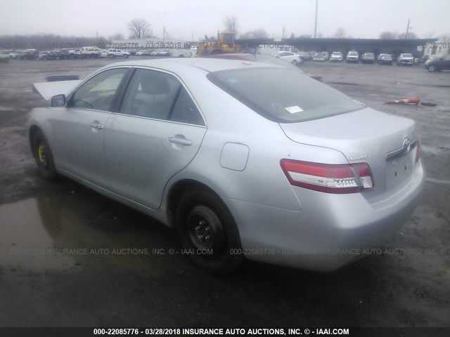 4T4BF3EK0BR116802 - 2011 TOYOTA CAMRY SE/LE/XLE Серебристый фото 3