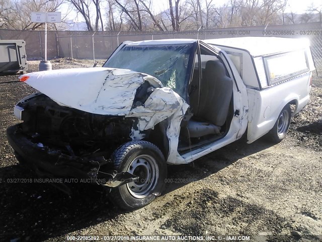 1GCCS1445W8176112 - 1998 CHEVROLET S TRUCK S10 WHITE photo 2