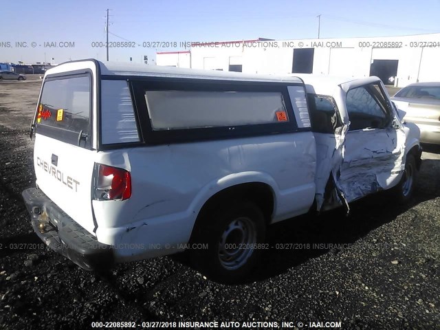 1GCCS1445W8176112 - 1998 CHEVROLET S TRUCK S10 WHITE photo 4