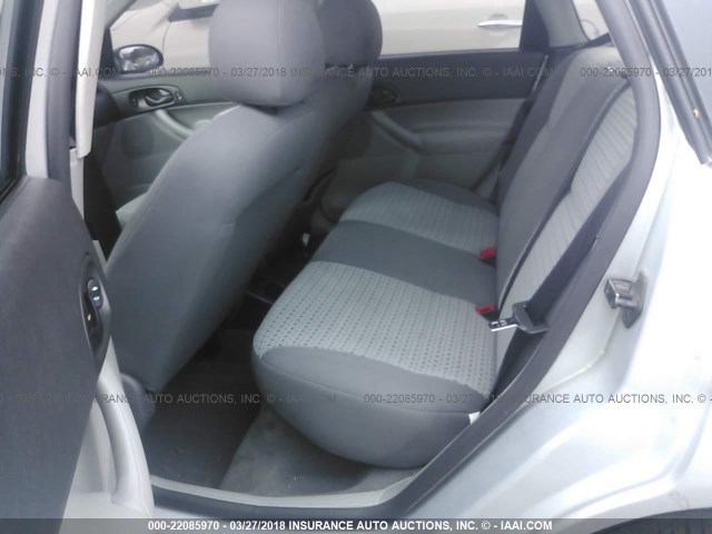 1FAFP34NX7W169890 - 2007 FORD FOCUS ZX4/S/SE/SES 银色 照片 8
