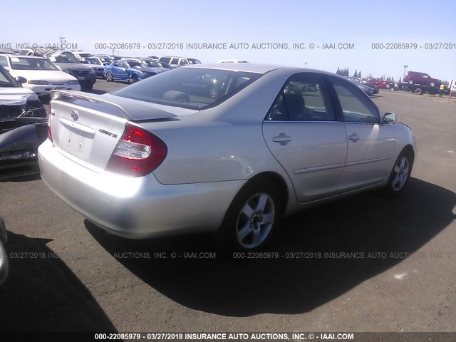 4T1BE32K63U761960 - 2003 TOYOTA CAMRY LE/XLE/SE ვერცხლისფერი ფოტო 4
