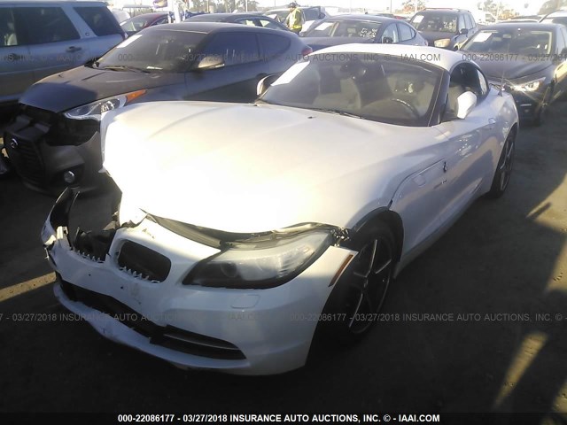 WBALM5C53BE380413 - 2011 BMW Z4 SDRIVE30I WHITE photo 2