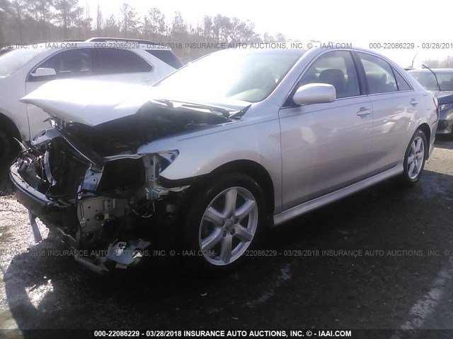 4T1BE46K09U347176 - 2009 TOYOTA CAMRY SE/LE/XLE SILVER photo 2