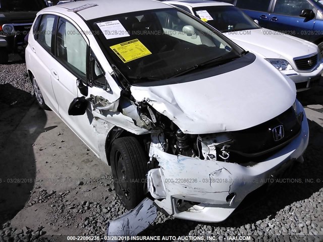 3HGGK5H5XFM735372 - 2015 HONDA FIT LX WHITE photo 1