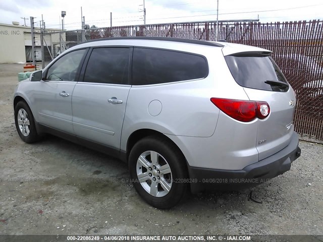 1GNLRGED1AS132138 - 2010 CHEVROLET TRAVERSE LT SILVER photo 3