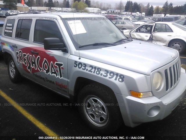 1J8FT28008D636013 - 2008 JEEP PATRIOT SPORT SILVER photo 1