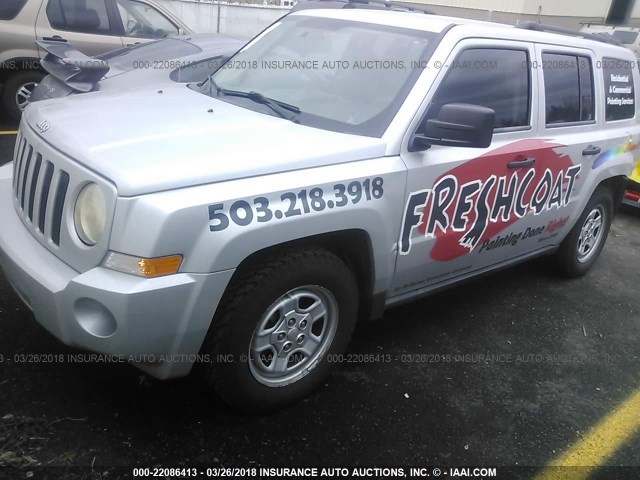 1J8FT28008D636013 - 2008 JEEP PATRIOT SPORT SILVER photo 2