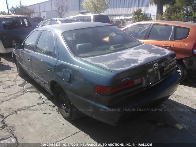 4T1BG22K2WU825839 - 1998 TOYOTA CAMRY CE/LE/XLE 绿色 照片 3