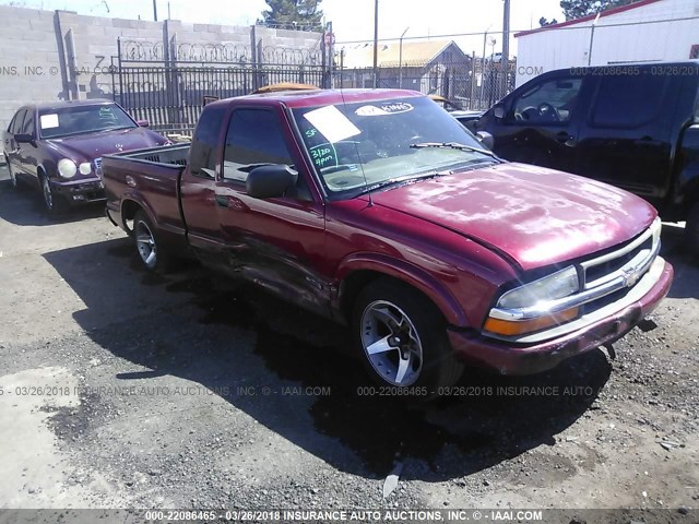 1GCCS19W628102850 - 2002 CHEVROLET S TRUCK S10 RED photo 1