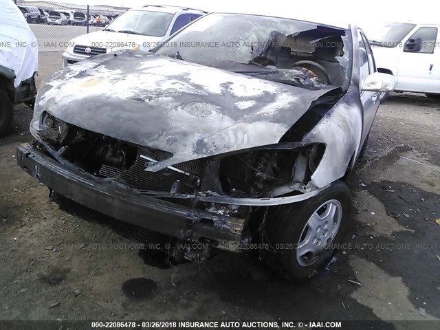 JTDBE32K130166090 - 2003 TOYOTA CAMRY LE/XLE Արծաթագույն լուսանկար 6