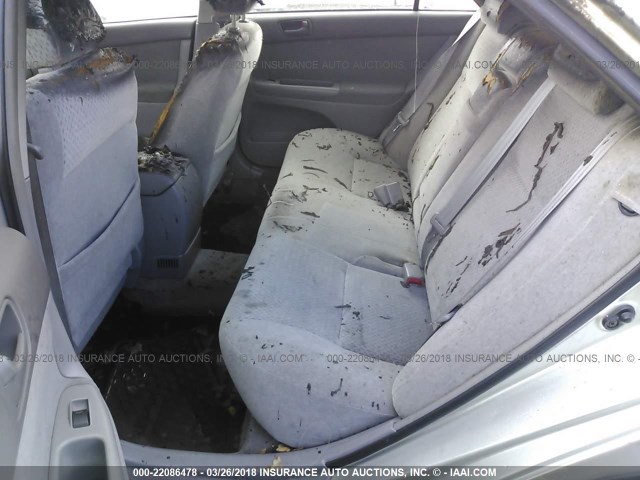 JTDBE32K130166090 - 2003 TOYOTA CAMRY LE/XLE Արծաթագույն լուսանկար 8