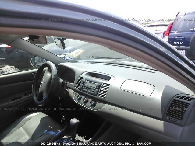 4T1BE32K14U842172 - 2004 TOYOTA CAMRY LE/XLE/SE BLUE photo 5