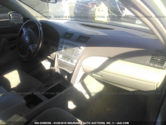 4T1BB46K08U050710 - 2008 TOYOTA CAMRY HYBRID GREEN photo 5