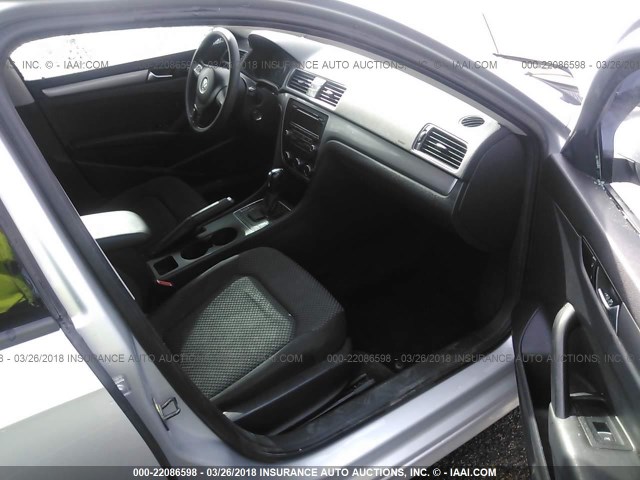 1VWAP7A32CC054675 - 2012 VOLKSWAGEN PASSAT S SILVER photo 5