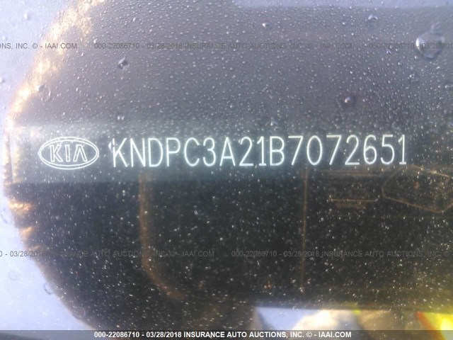 KNDPC3A21B7072651 - 2011 KIA SPORTAGE EX/SX WHITE photo 9