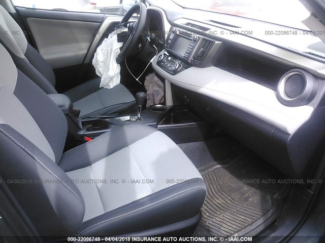 2T3RFREV3EW211369 - 2014 TOYOTA RAV4 XLE GRAY photo 5