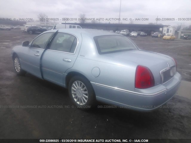 1LNHM81W85Y616056 - 2005 LINCOLN TOWN CAR SIGNATURE BLUE photo 3