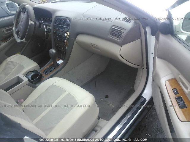 JT8BF28G2Y0269633 - 2000 LEXUS ES 300 WHITE photo 5