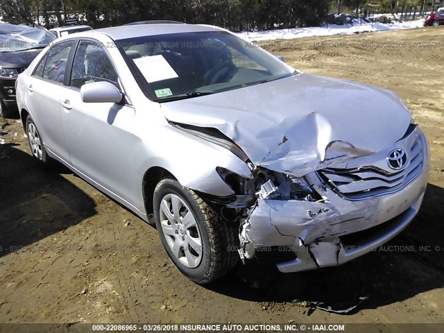 4T4BF3EK1AR030588 - 2010 TOYOTA CAMRY SE/LE/XLE SILVER photo 1