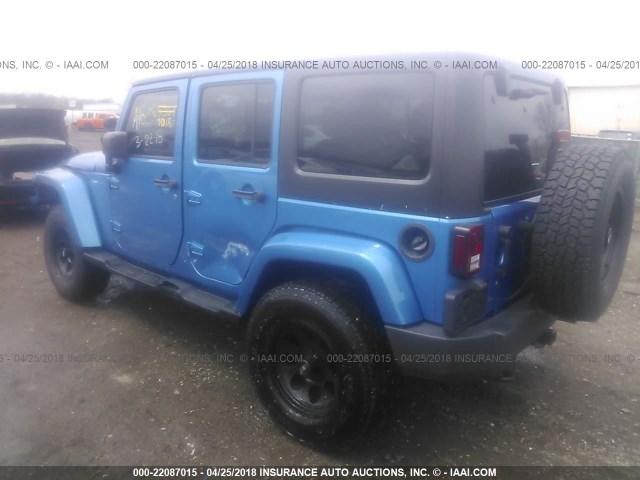 1C4BJWEG8FL540217 - 2015 JEEP WRANGLER UNLIMITE SAHARA BLUE photo 3