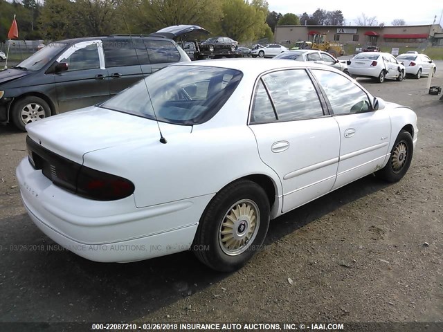 2G4WB52K7W1463228 - 1998 BUICK REGAL LS 白色 照片 4