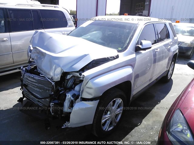 2GKALMEK2H6349567 - 2017 GMC TERRAIN SLE SILVER photo 2